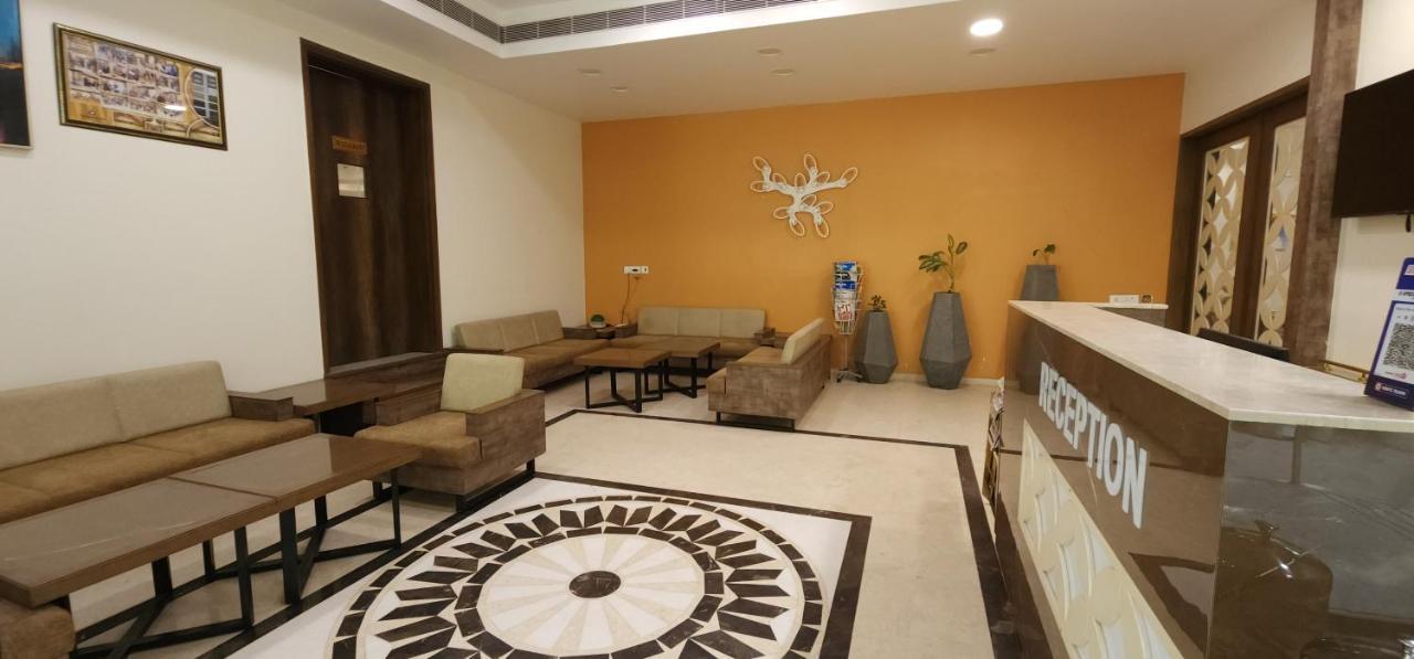 Apricot Hotel , Ahmedabad Exterior photo