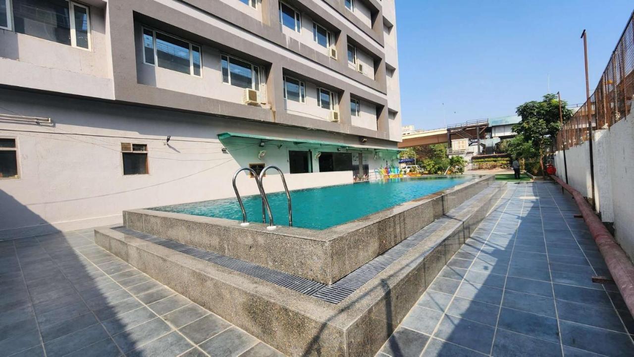 Apricot Hotel , Ahmedabad Exterior photo
