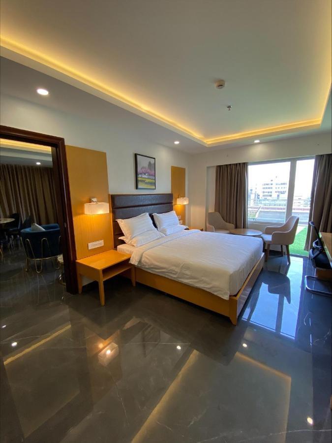 Apricot Hotel , Ahmedabad Exterior photo